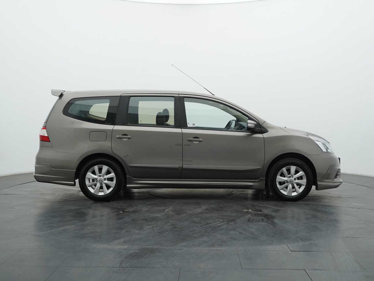 terpakai 2013 Nissan Grand Livina Impul 1.8