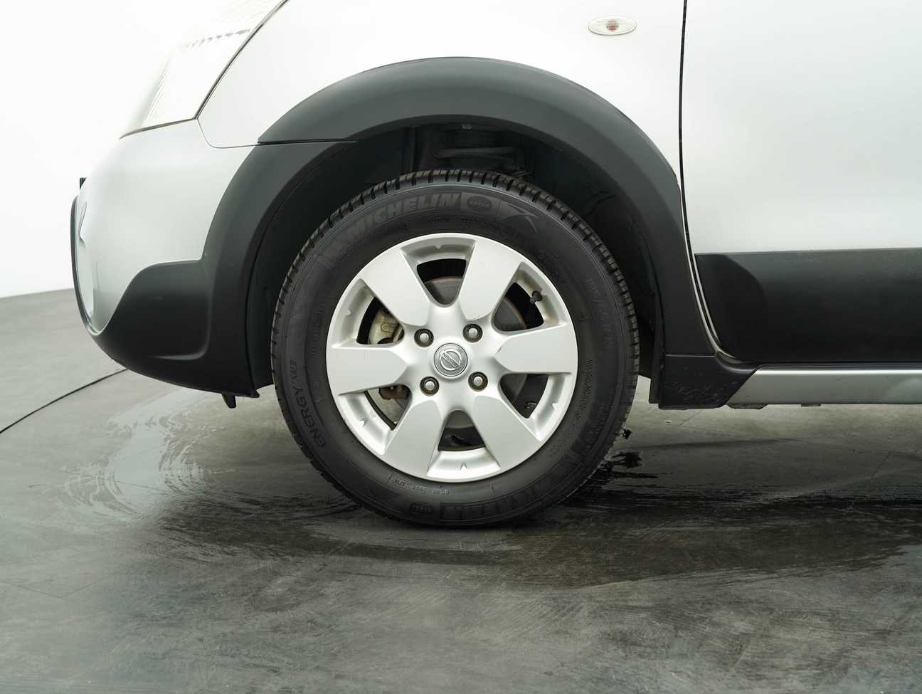 used 2013 Nissan LIVINA X-GEAR 1.6