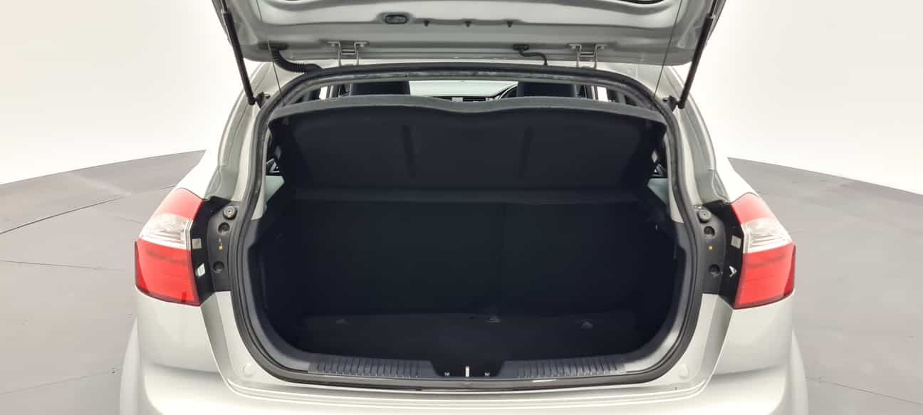 terpakai 2013 Kia RIO UB 1.4