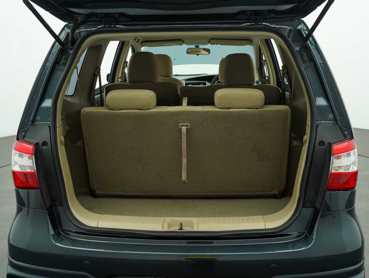 terpakai 2014 Nissan Grand Livina Comfort 1.8