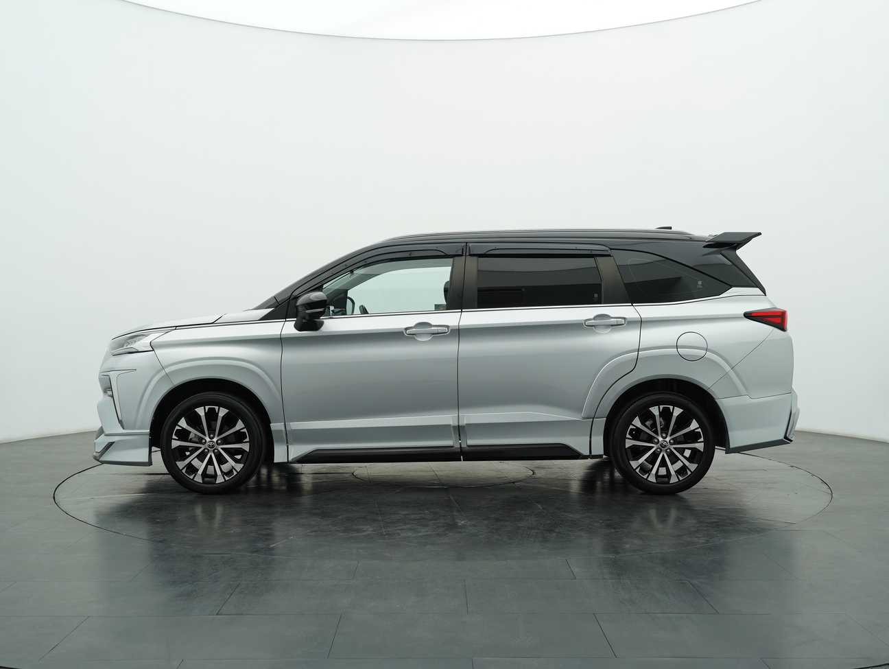 terpakai 2023 Toyota Veloz  1.5
