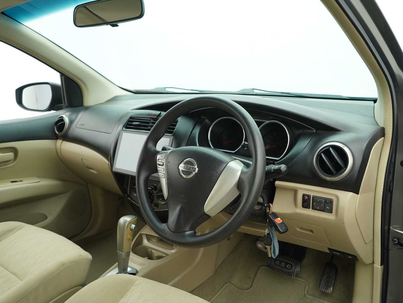 used 2014 Nissan Grand Livina Comfort 1.6
