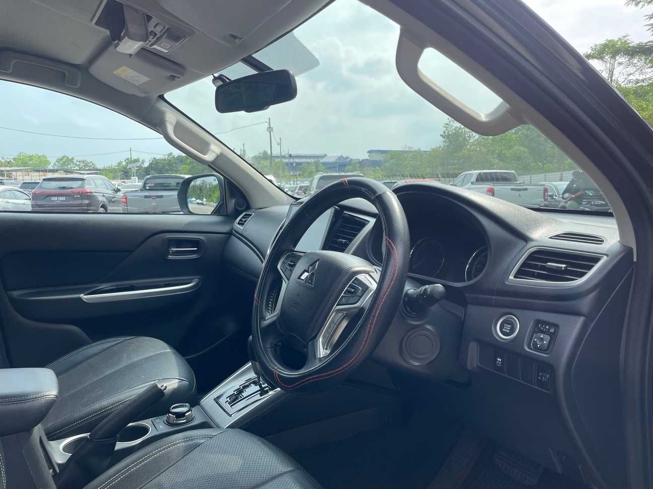 used 2022 Mitsubishi Triton VGT Premium Updated Spec Dual Cab 4X4 2.4