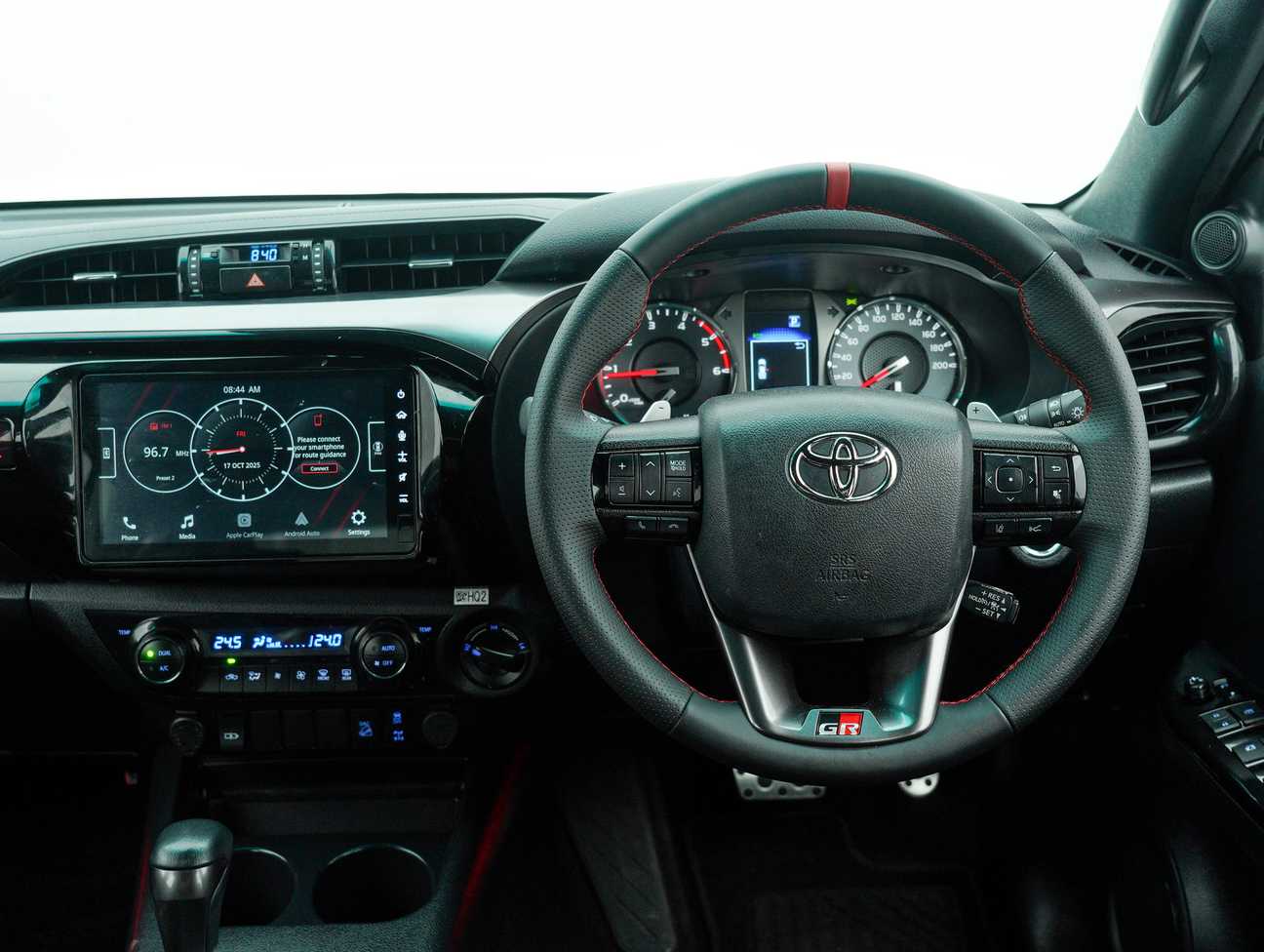 terpakai 2023 Toyota Hilux GR Sport Dual Cab 2.8