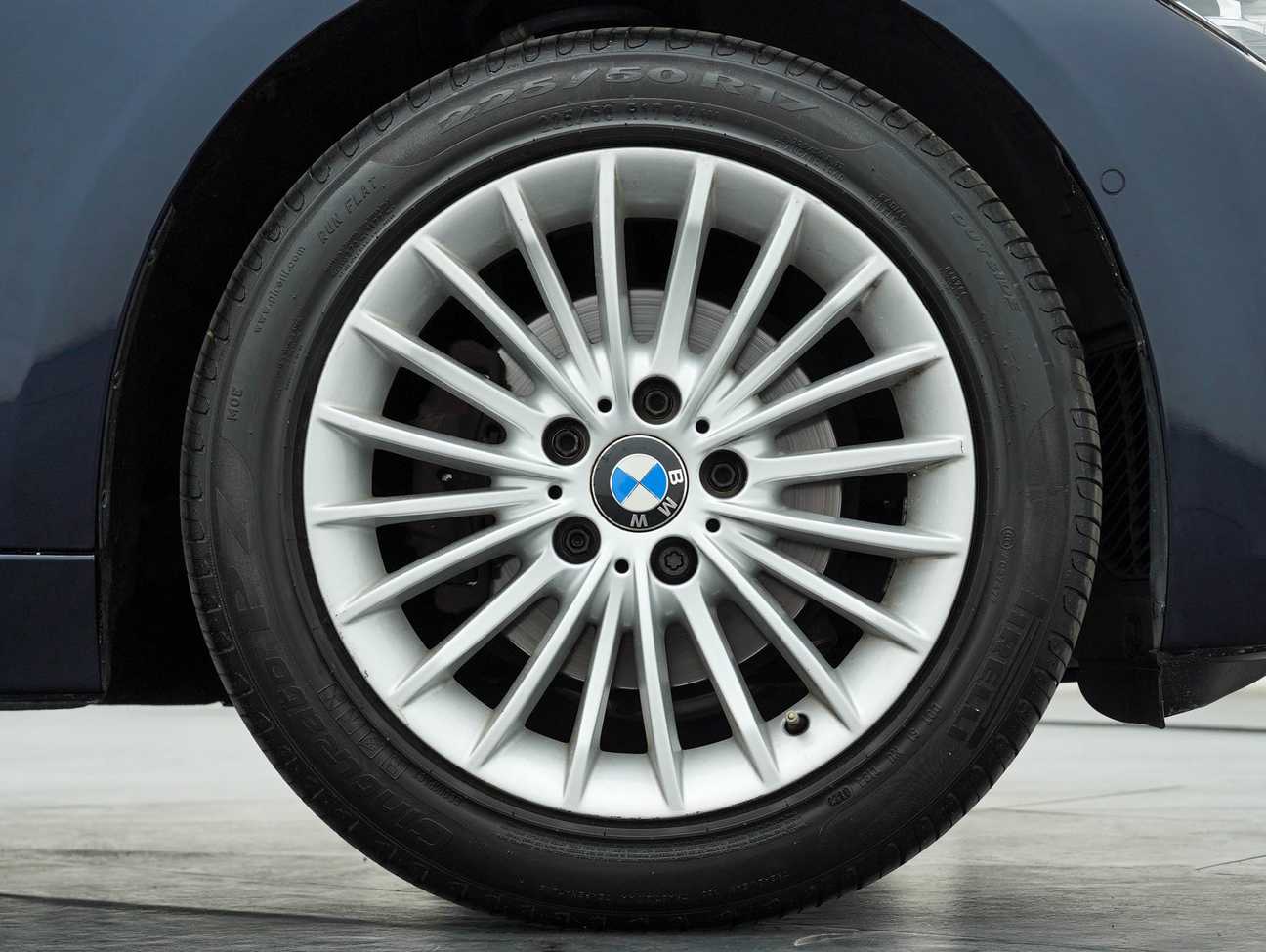 used 2017 BMW 318i Luxury 1.5