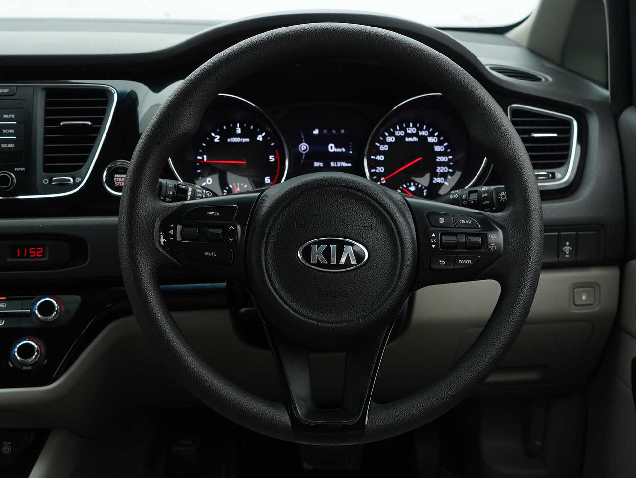 terpakai 2017 Kia Grand Carnival CRDi 2.2