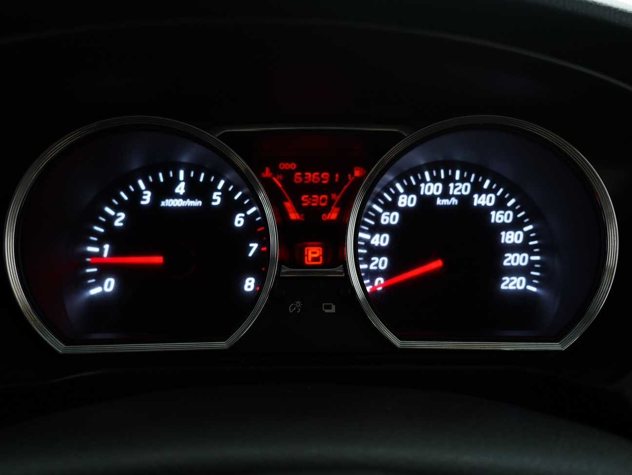 terpakai 2016 Nissan Grand Livina Comfort 1.8