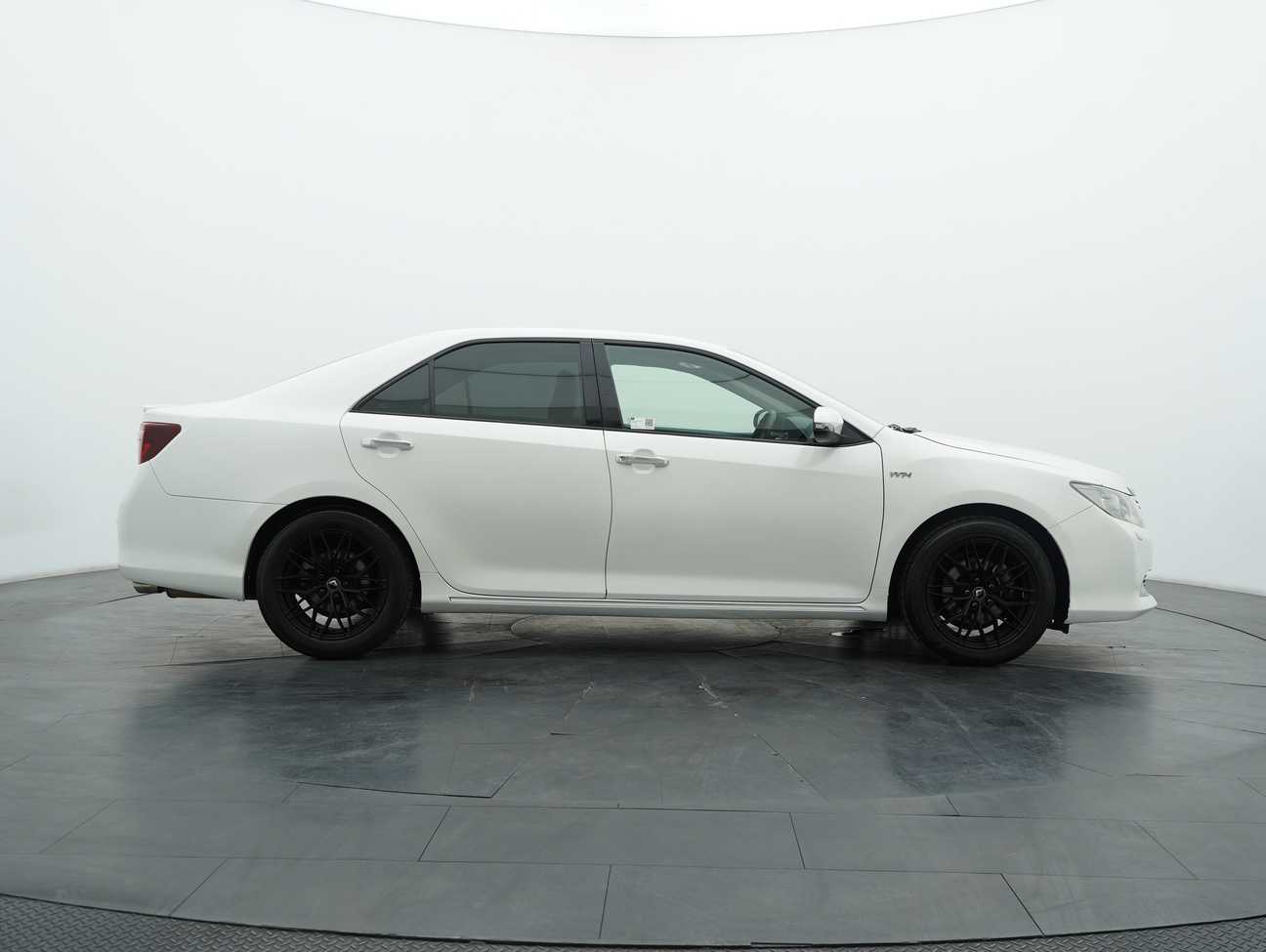 terpakai 2014 Toyota Camry GX 2.0