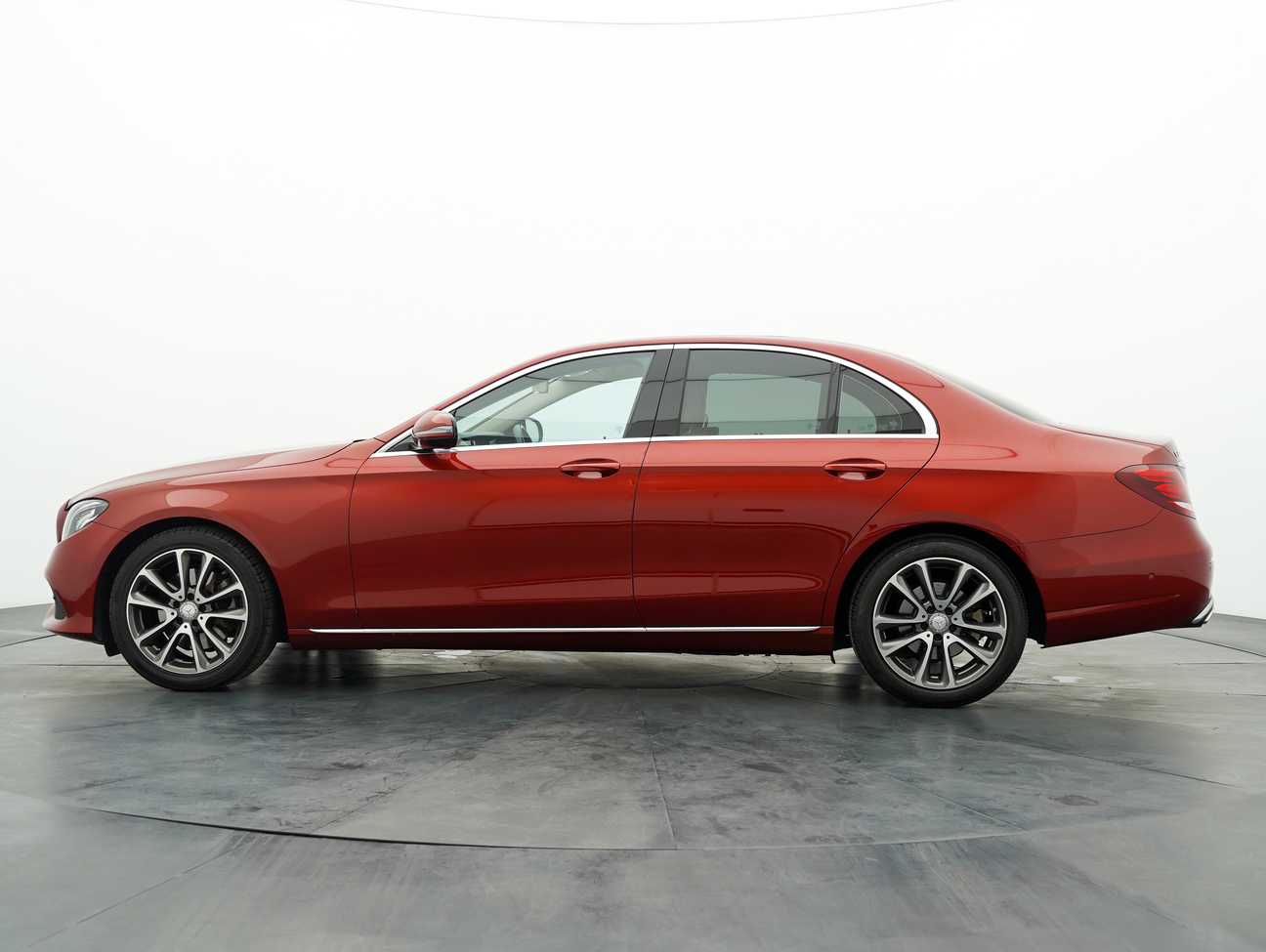 terpakai 2016 Mercedes-Benz E 200 2.0