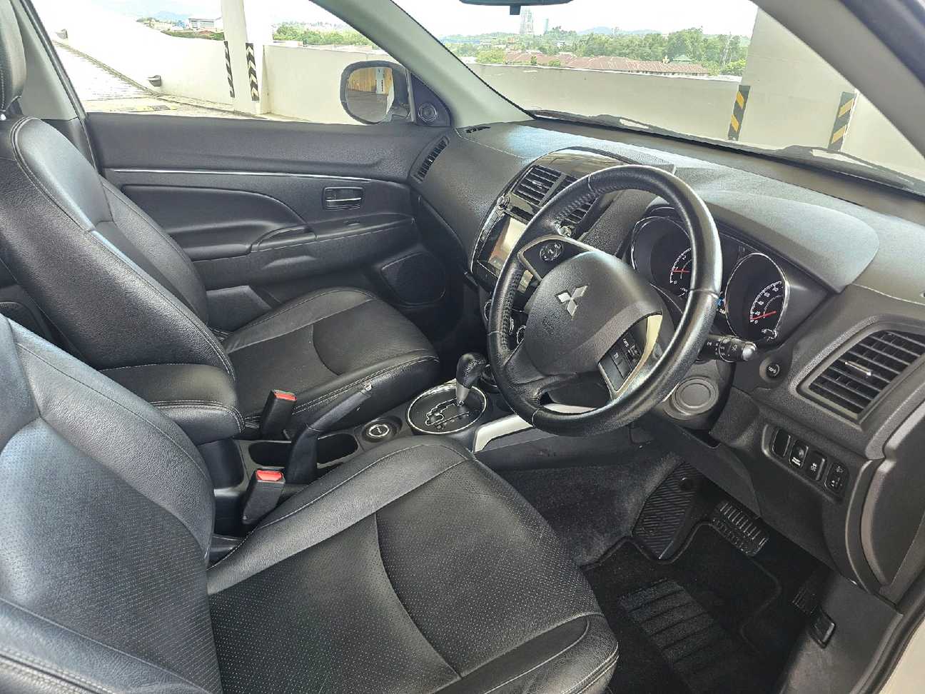 terpakai 2015 Mitsubishi ASX  2.0