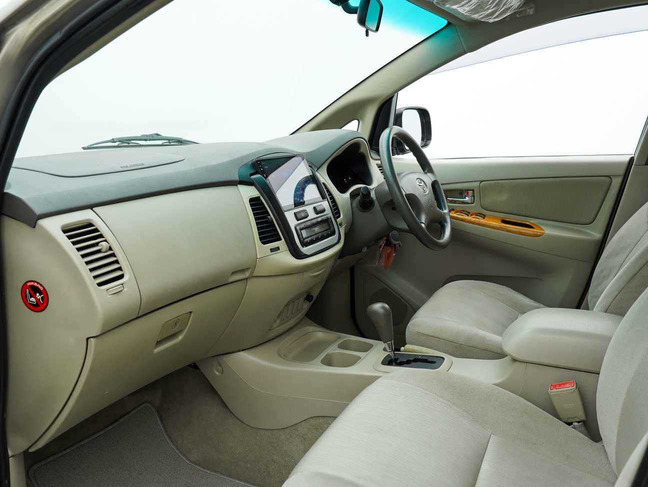 used 2011 Toyota Innova G 2.0