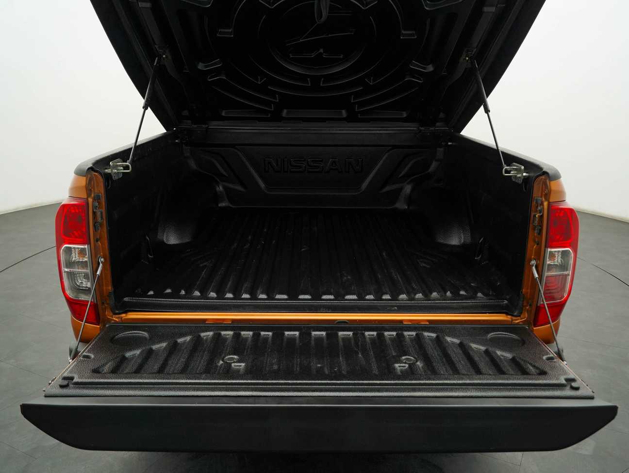 terpakai 2016 Nissan Navara NP300 VL Dual Cab 2.5