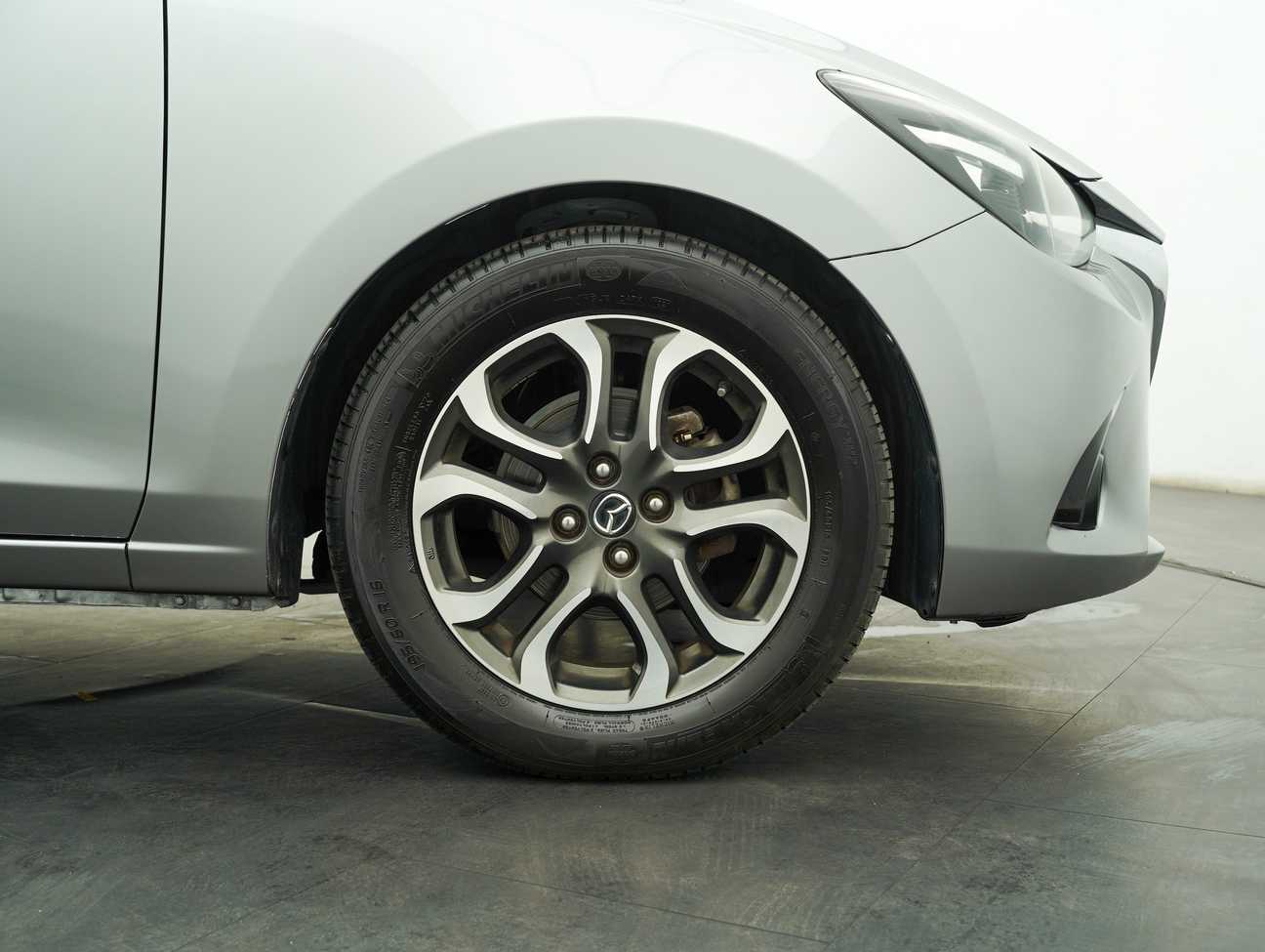 terpakai 2015 Mazda 2 SKYACTIV-G 1.5