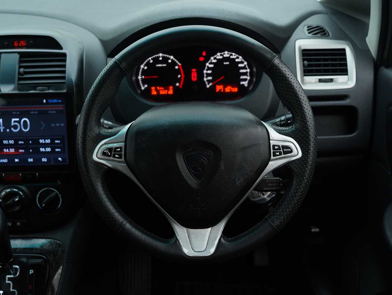 terpakai 2015 Proton Exora Premium 1.6
