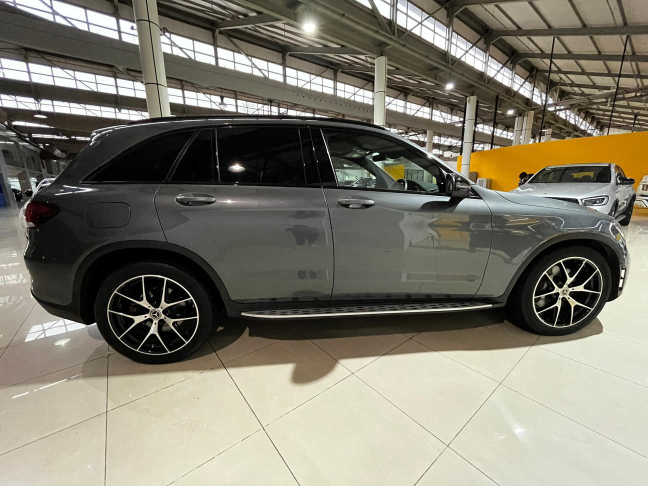 used 2020 Mercedes-Benz GLC300 4MATIC AMG Line 2.0