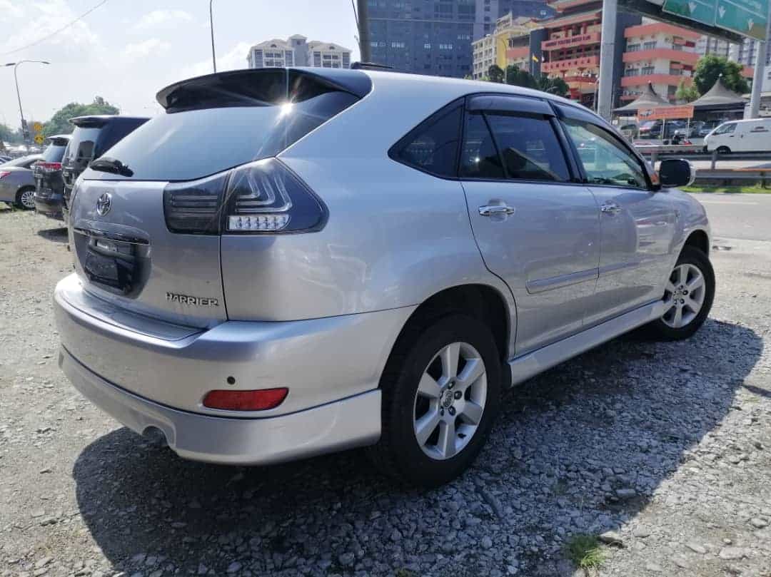 terpakai 2011 Toyota HARRIER CBA-ACU30W 2.4