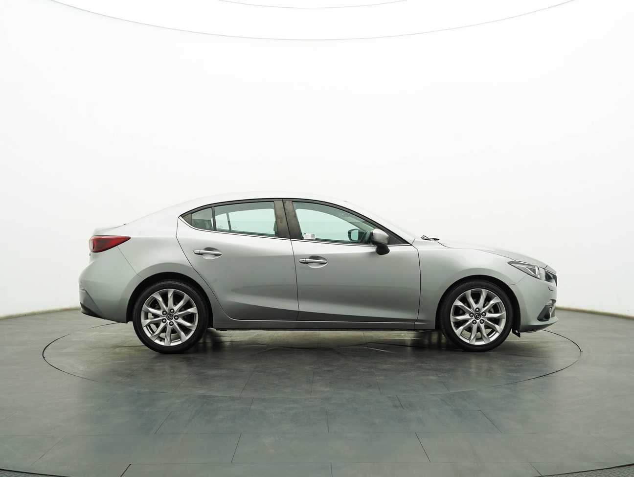 terpakai 2015 Mazda 3 SKYACTIV-G High 2.0