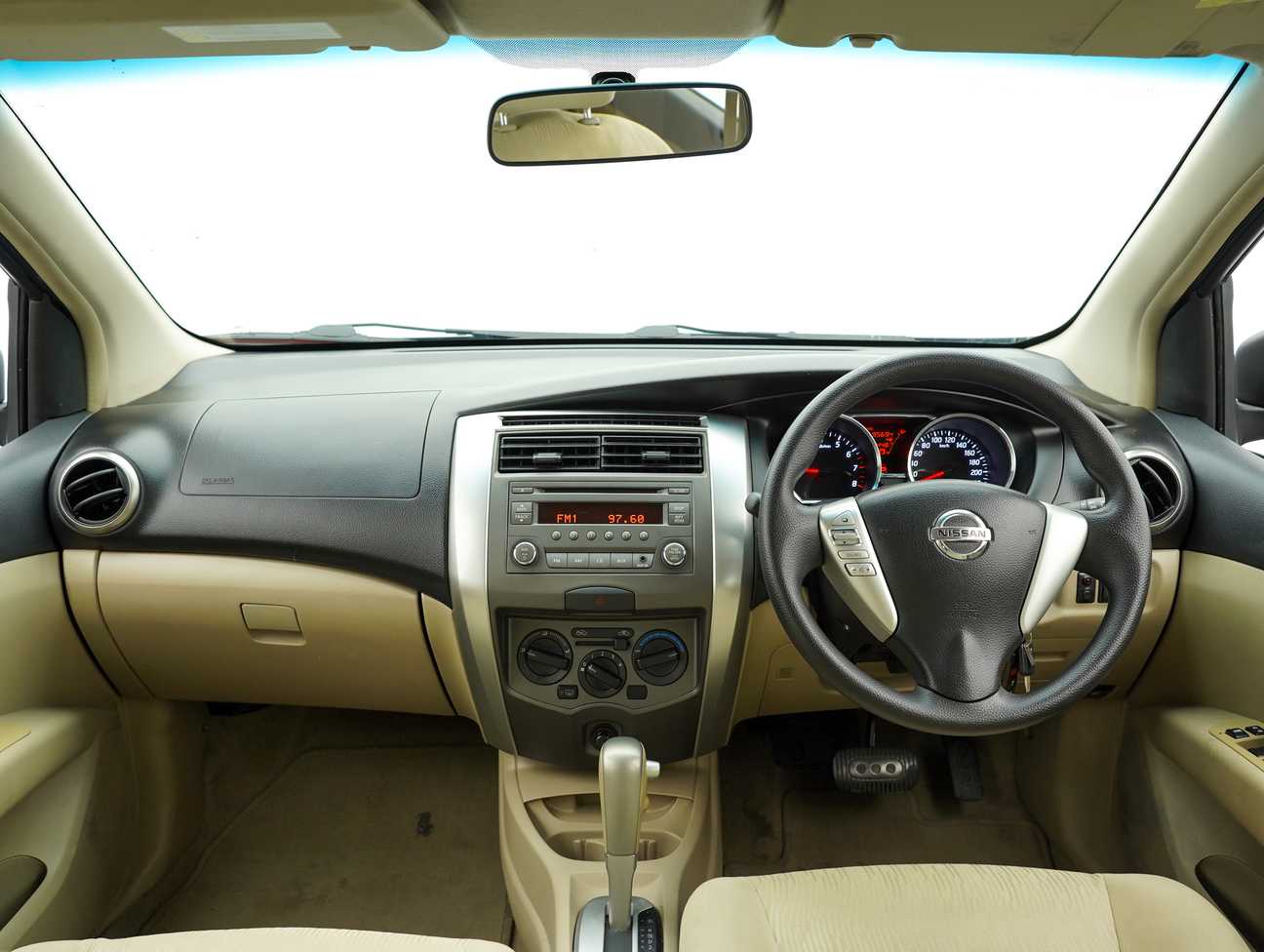 used 2014 Nissan Grand Livina Comfort 1.6