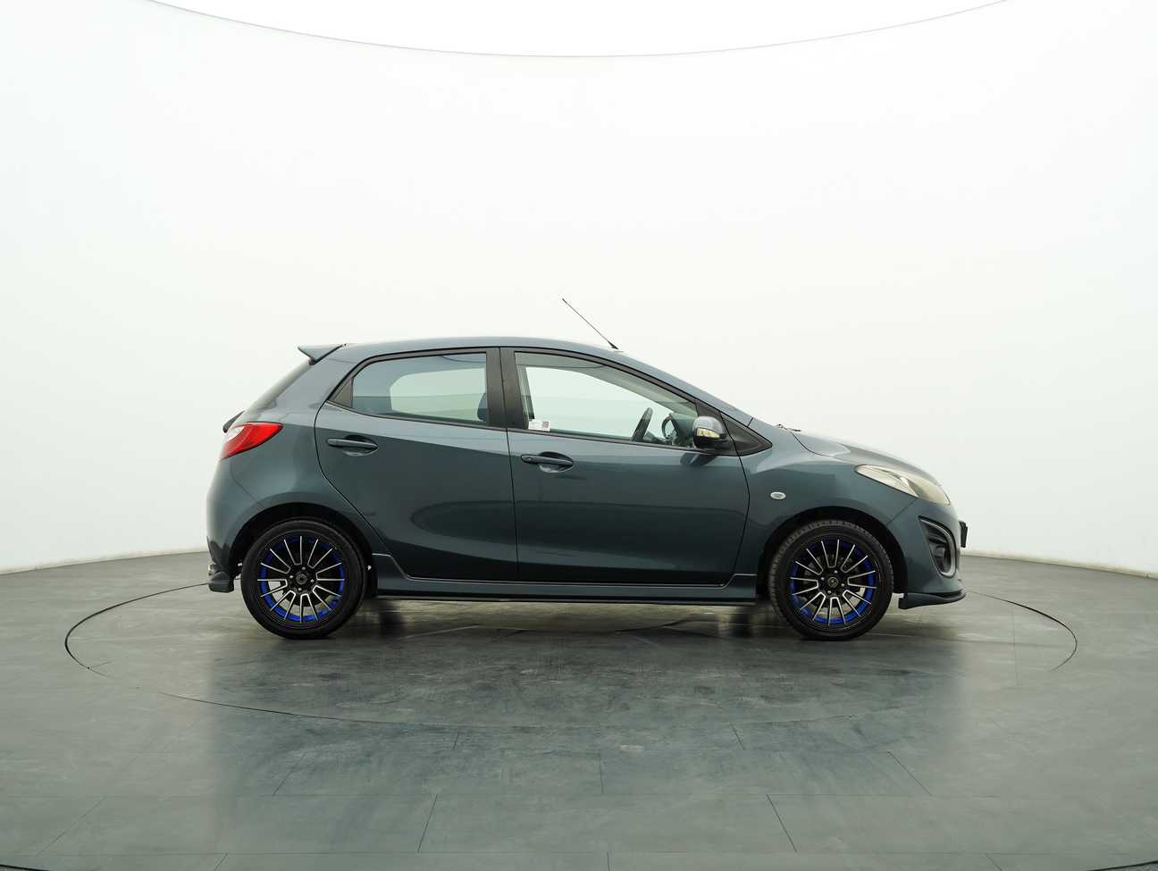 terpakai 2011 Mazda 2 R 1.5