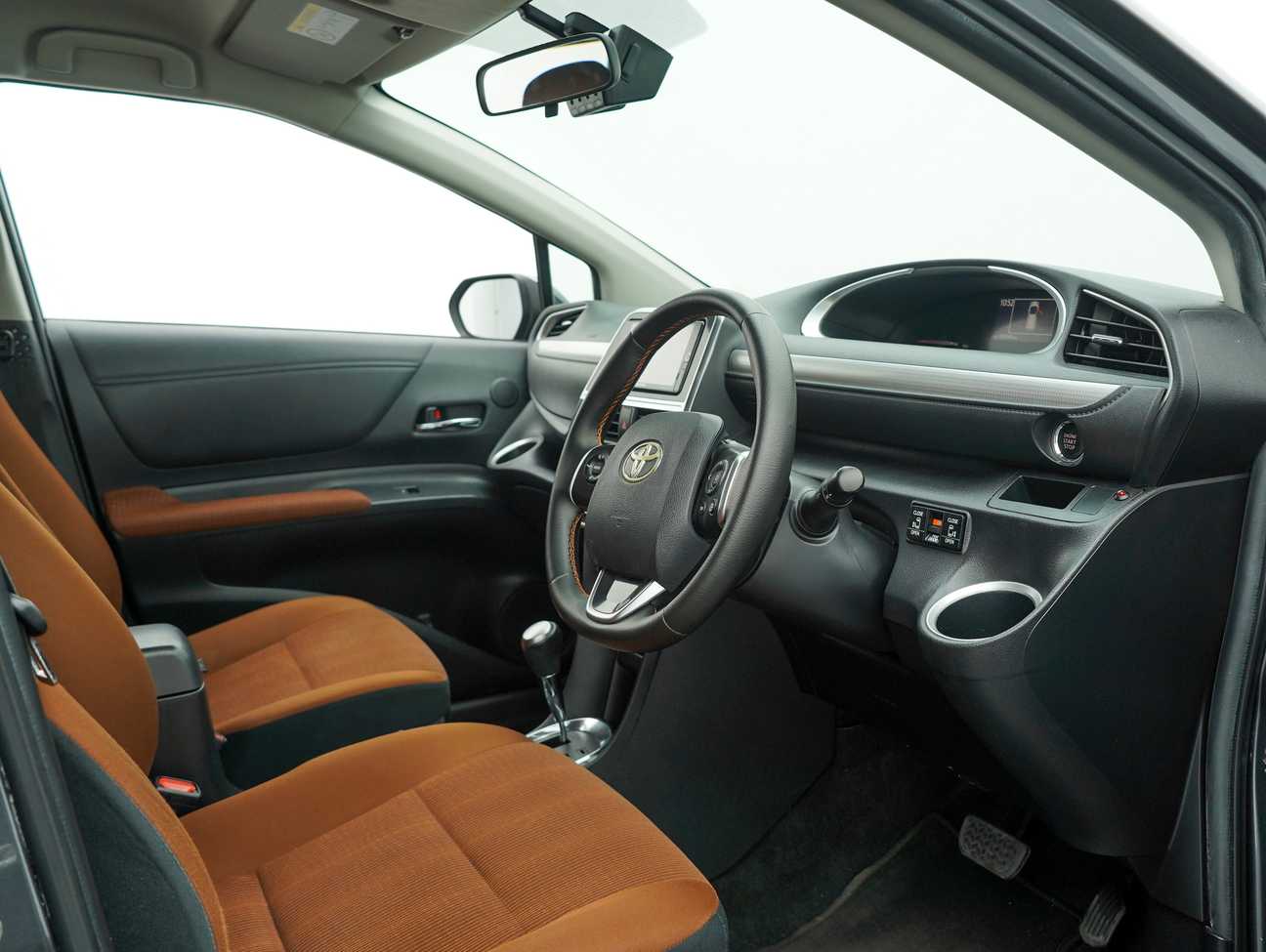 used 2016 Toyota Sienta V 1.5