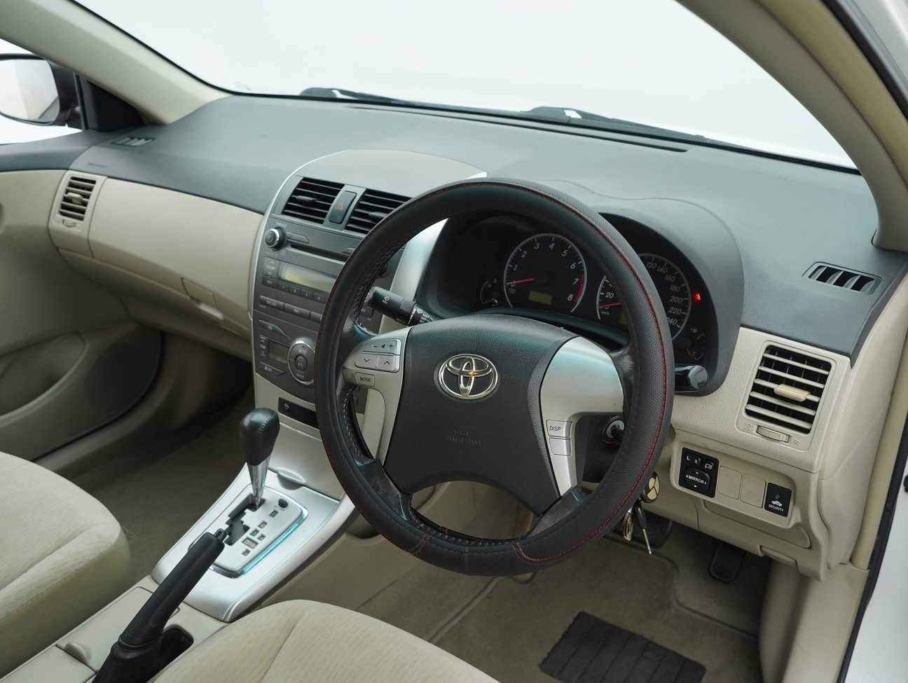 used 2011 Toyota Corolla Altis E 1.8