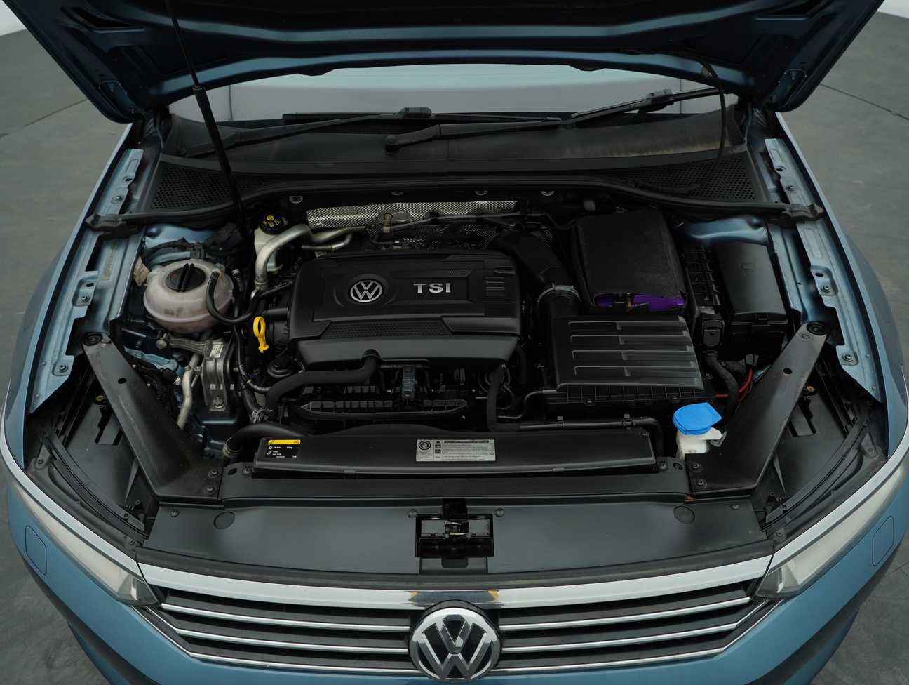 terpakai 2018 Volkswagen Passat TSI Comfortline Plus 1.8