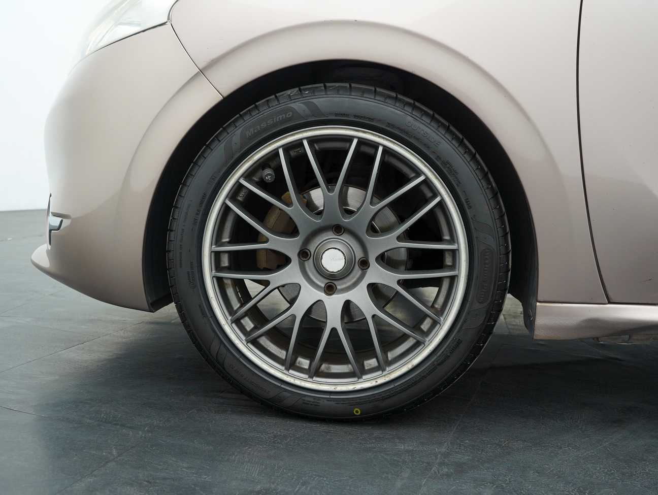 terpakai 2013 Peugeot 208 Allure 3 Door 1.6