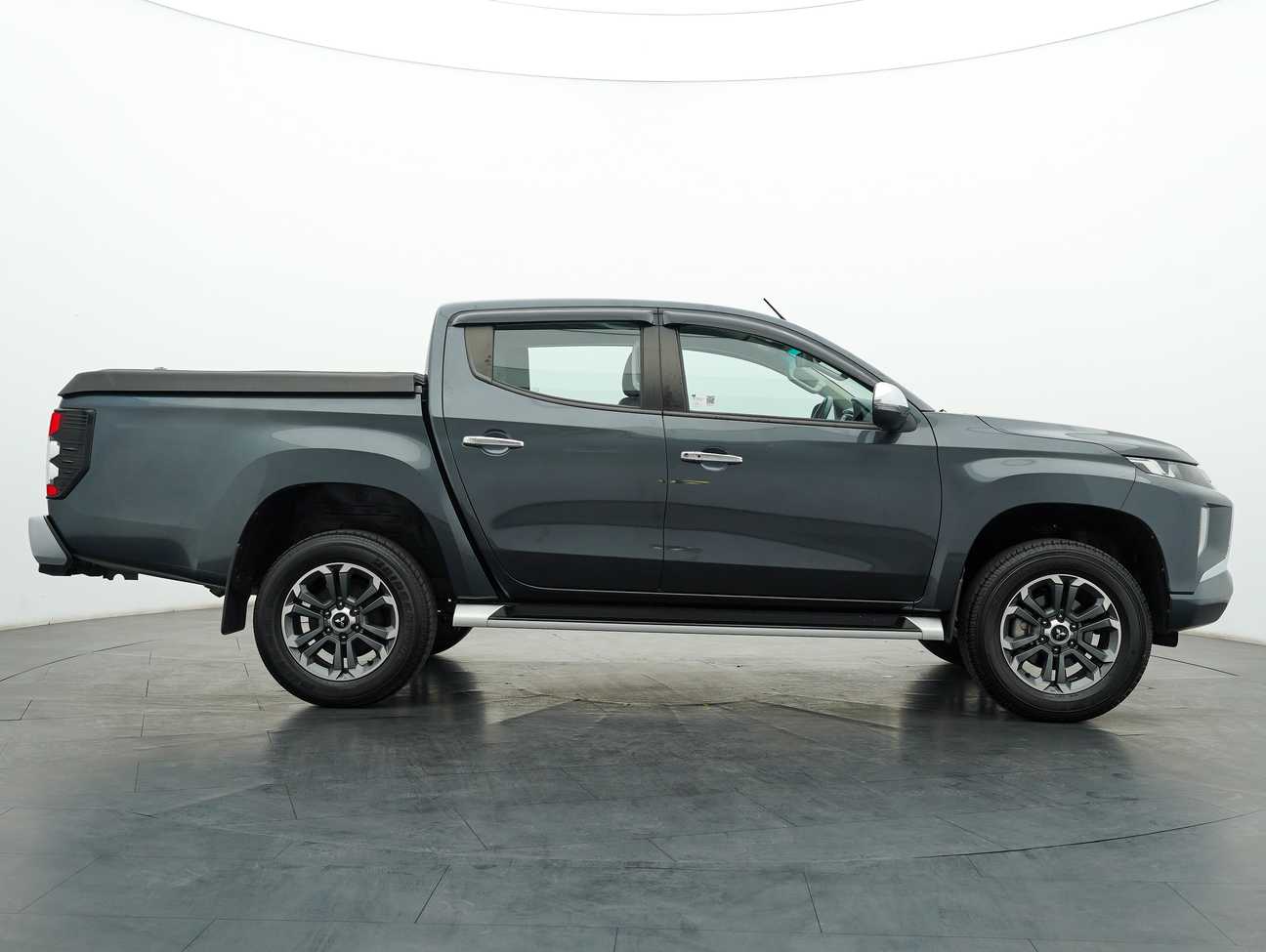 used 2020 Mitsubishi Triton VGT Dual Cab 4X4 2.4