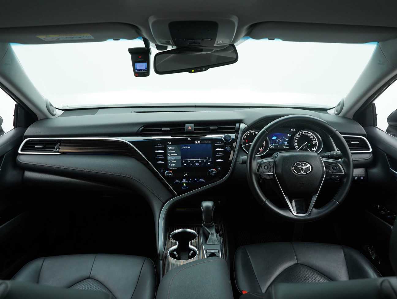 used 2019 Toyota Camry V 2.5