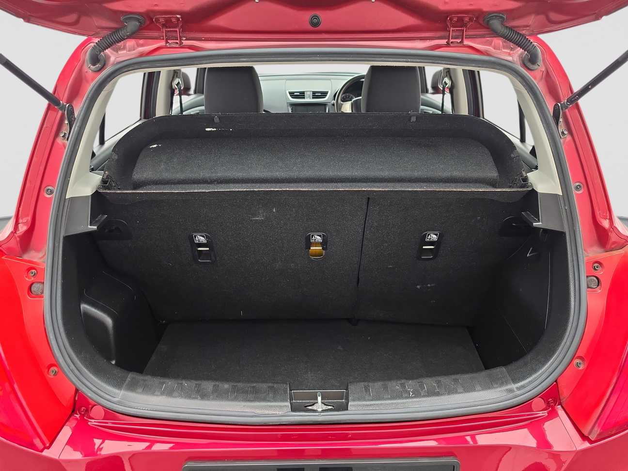 terpakai 2015 Suzuki Swift GLX 1.4