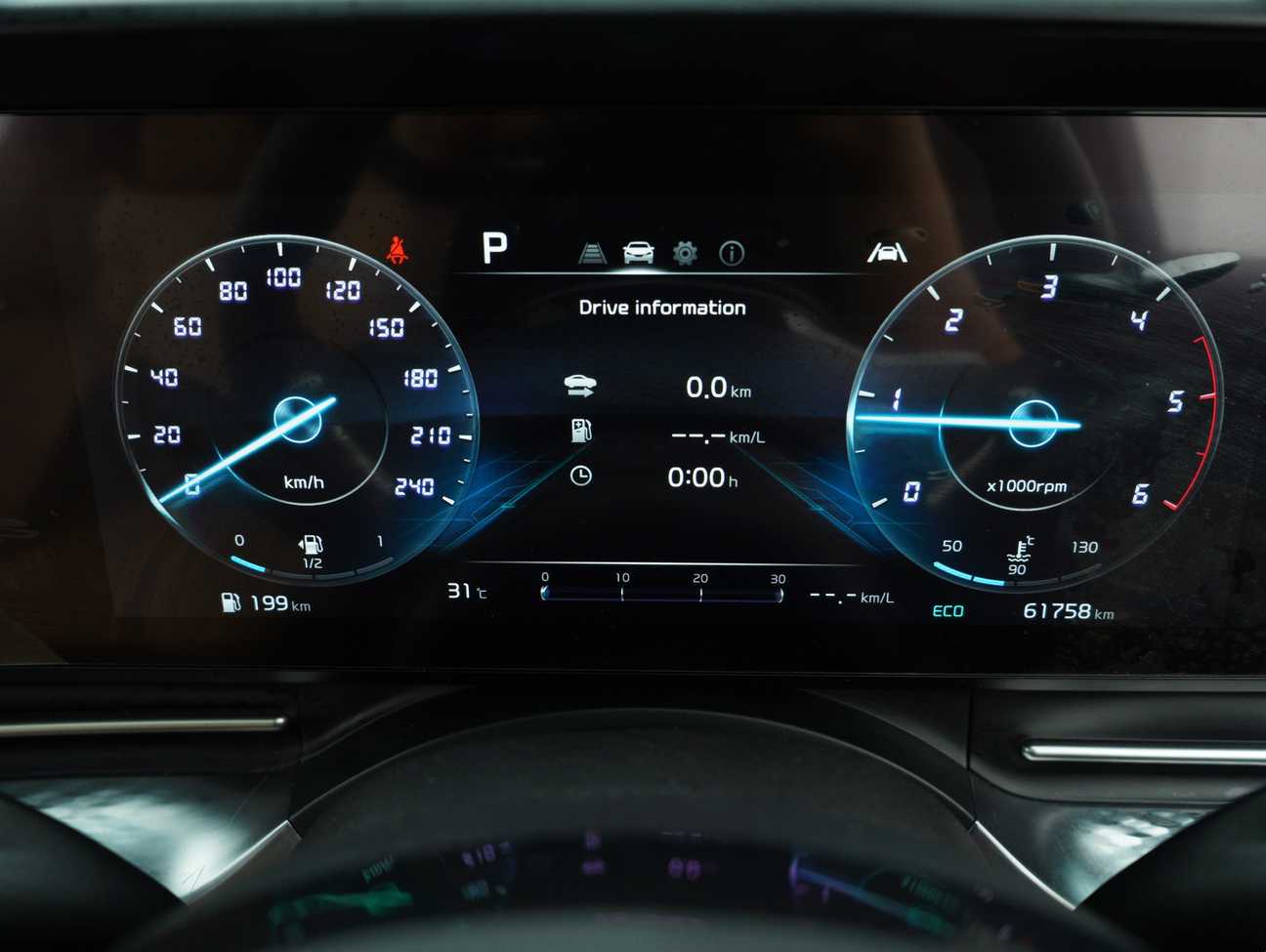 terpakai 2022 Kia Carnival High 8 Seater 2.2