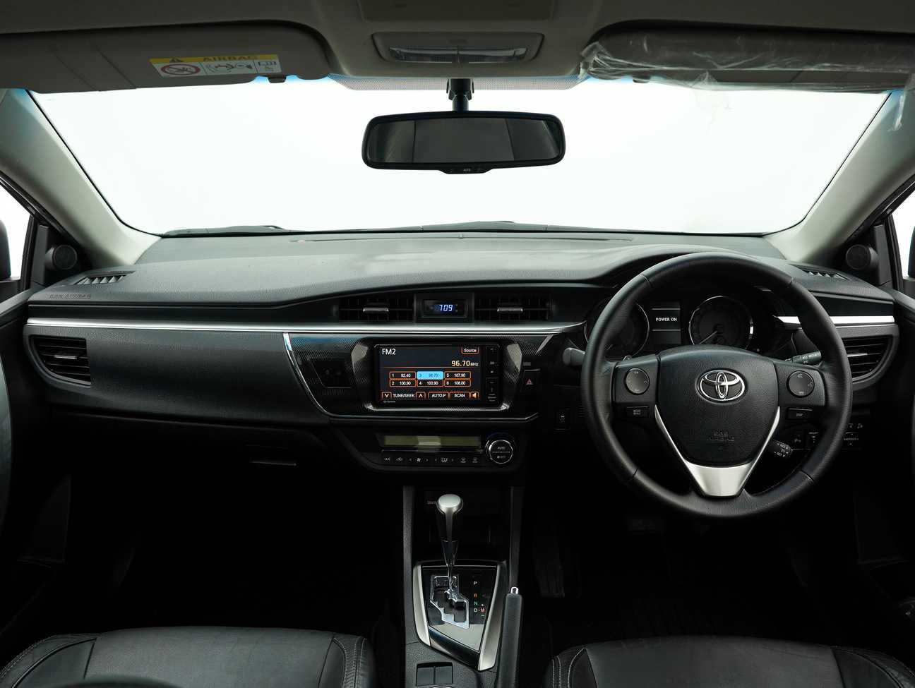 used 2014 Toyota Corolla Altis V 2.0