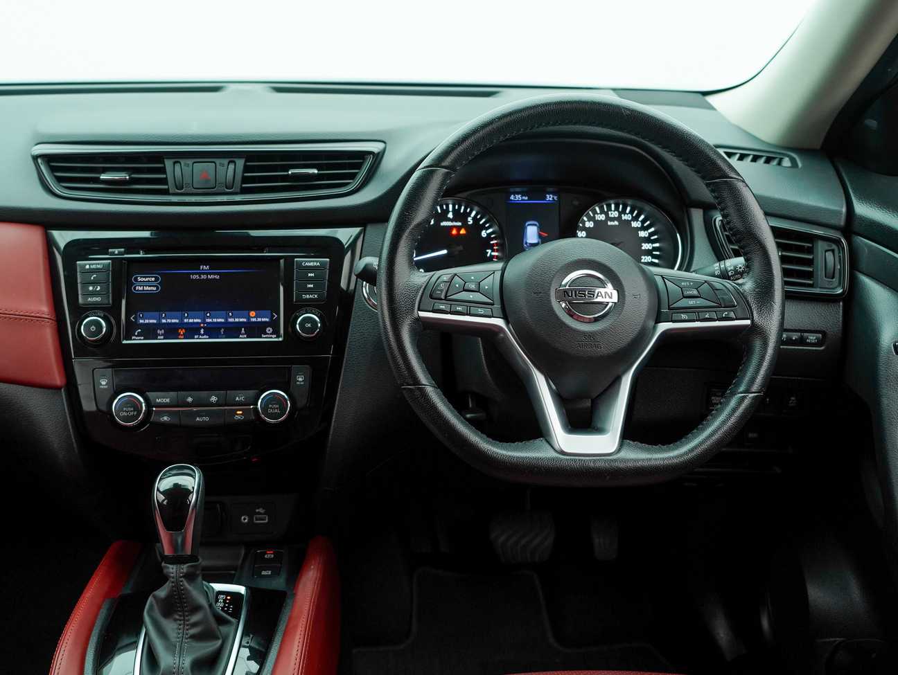 used 2023 Nissan X-Trail Mid 2.0