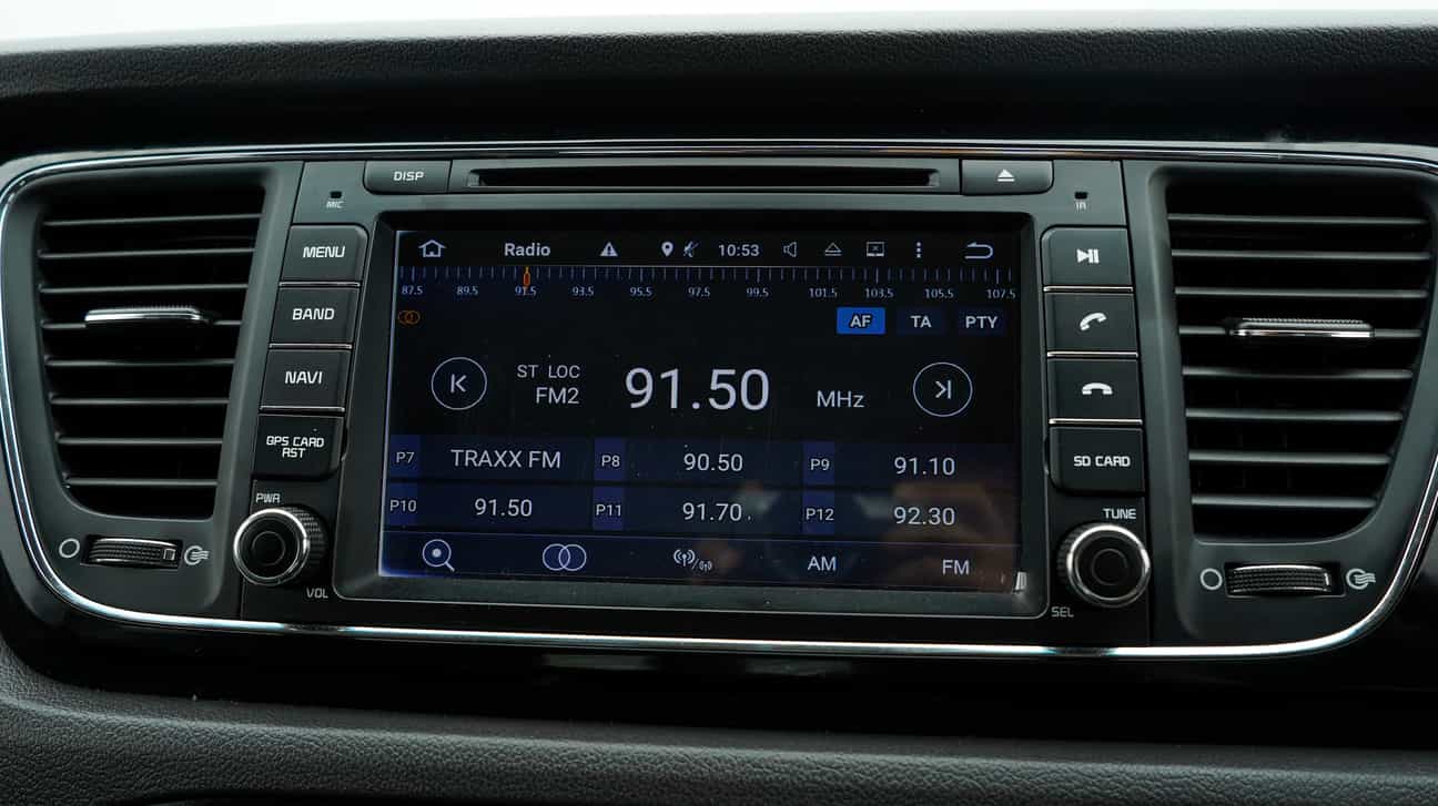 terpakai 2017 Kia CARNIVAL YP 2.2