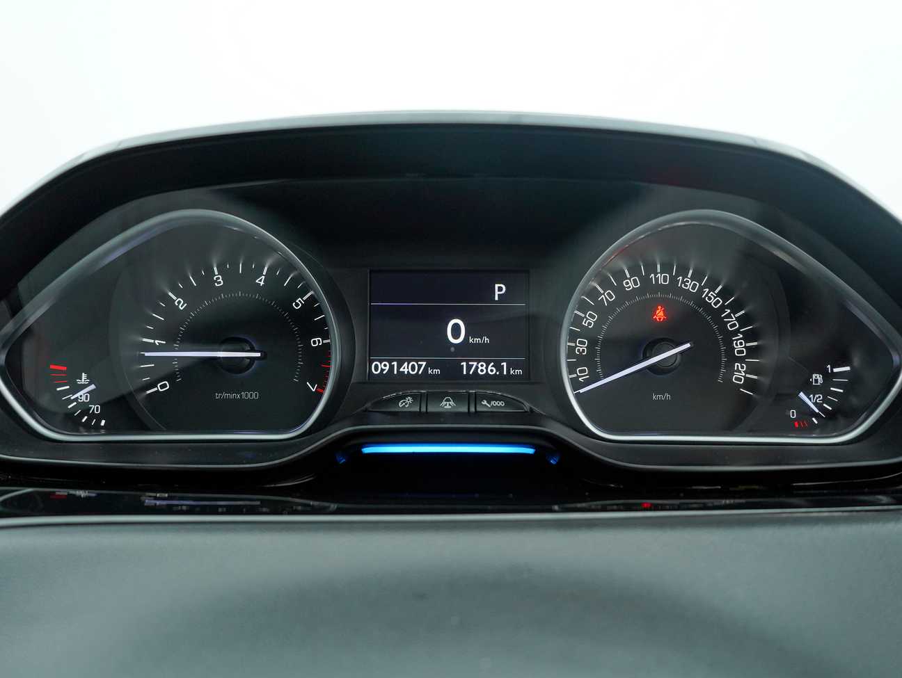 terpakai 2014 Peugeot 208 Allure 5 Door 1.6