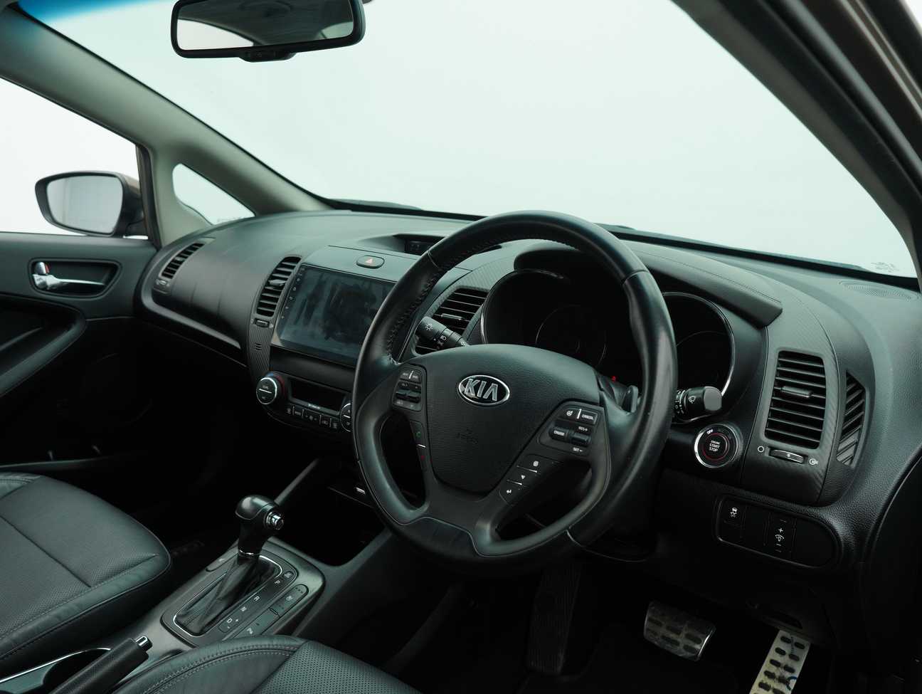 terpakai 2014 Kia Cerato  2.0