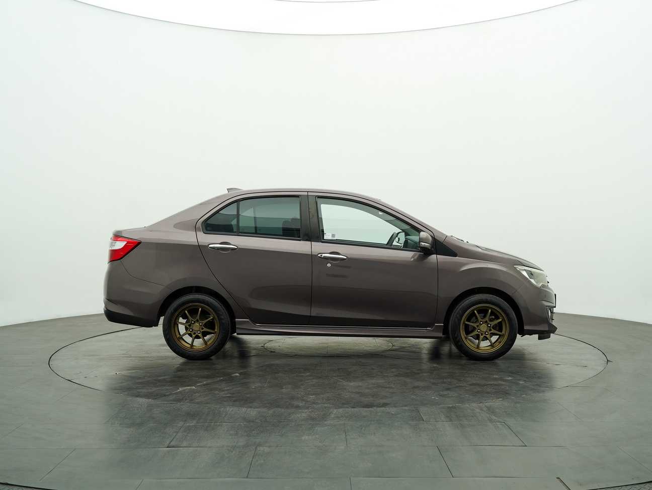 terpakai 2018 Perodua Bezza Advance 1.3