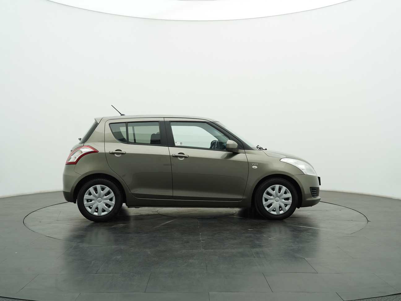 terpakai 2014 Suzuki Swift GL 1.4