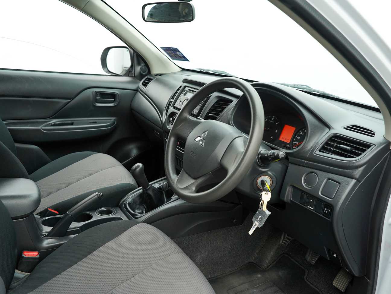 used 2021 Mitsubishi Triton Quest Dual Cab 4X2 2.5