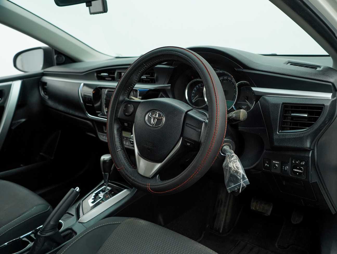 terpakai 2014 Toyota Corolla Altis E 1.8