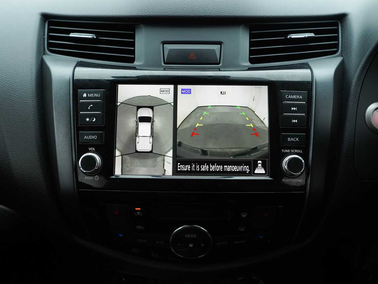 terpakai 2023 Nissan Navara PRO-4X Dual Cab 2.5