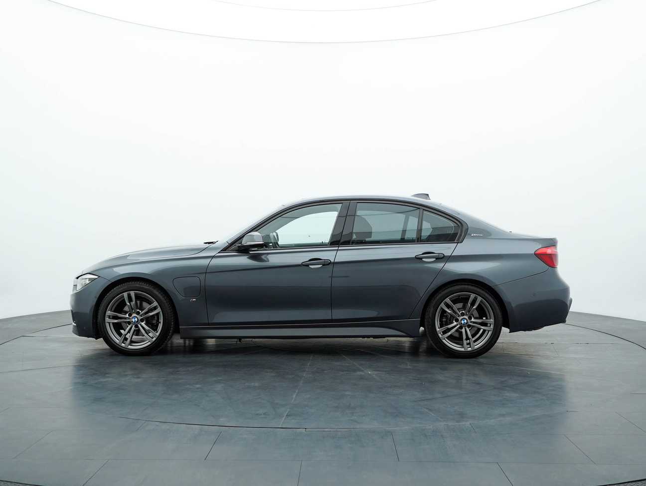 used 2018 BMW 330e Sport Line 2.0