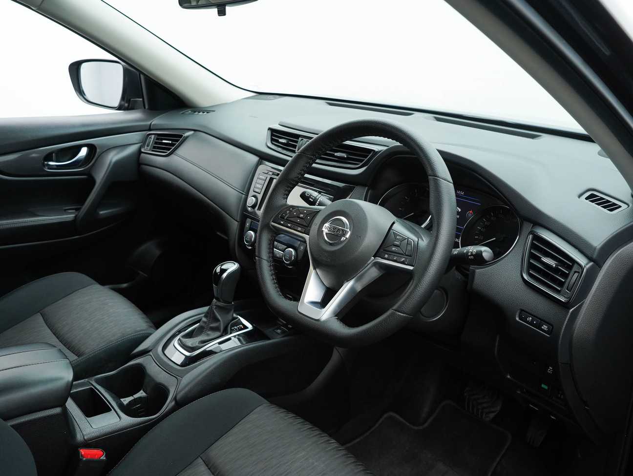 used 2022 Nissan X-Trail Mid 2.0