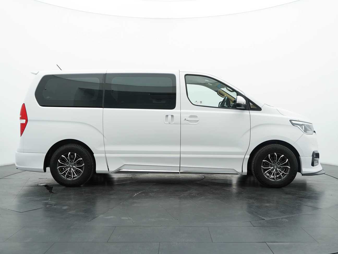 used 2020 Hyundai Grand Starex Executive Prime 2.5