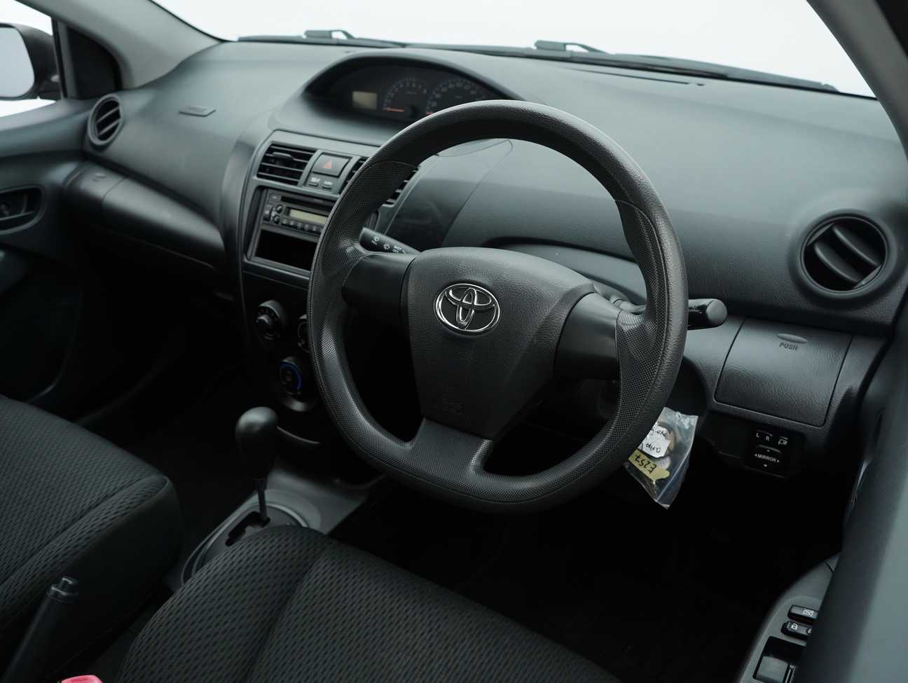 terpakai 2012 Toyota Vios J 1.5