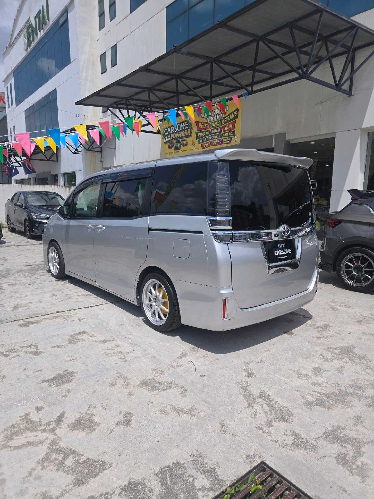 used 2018 Toyota Voxy X 2.0