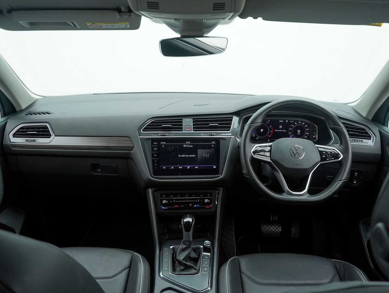 terpakai 2023 Volkswagen Tiguan Allspace Elegance 1.4