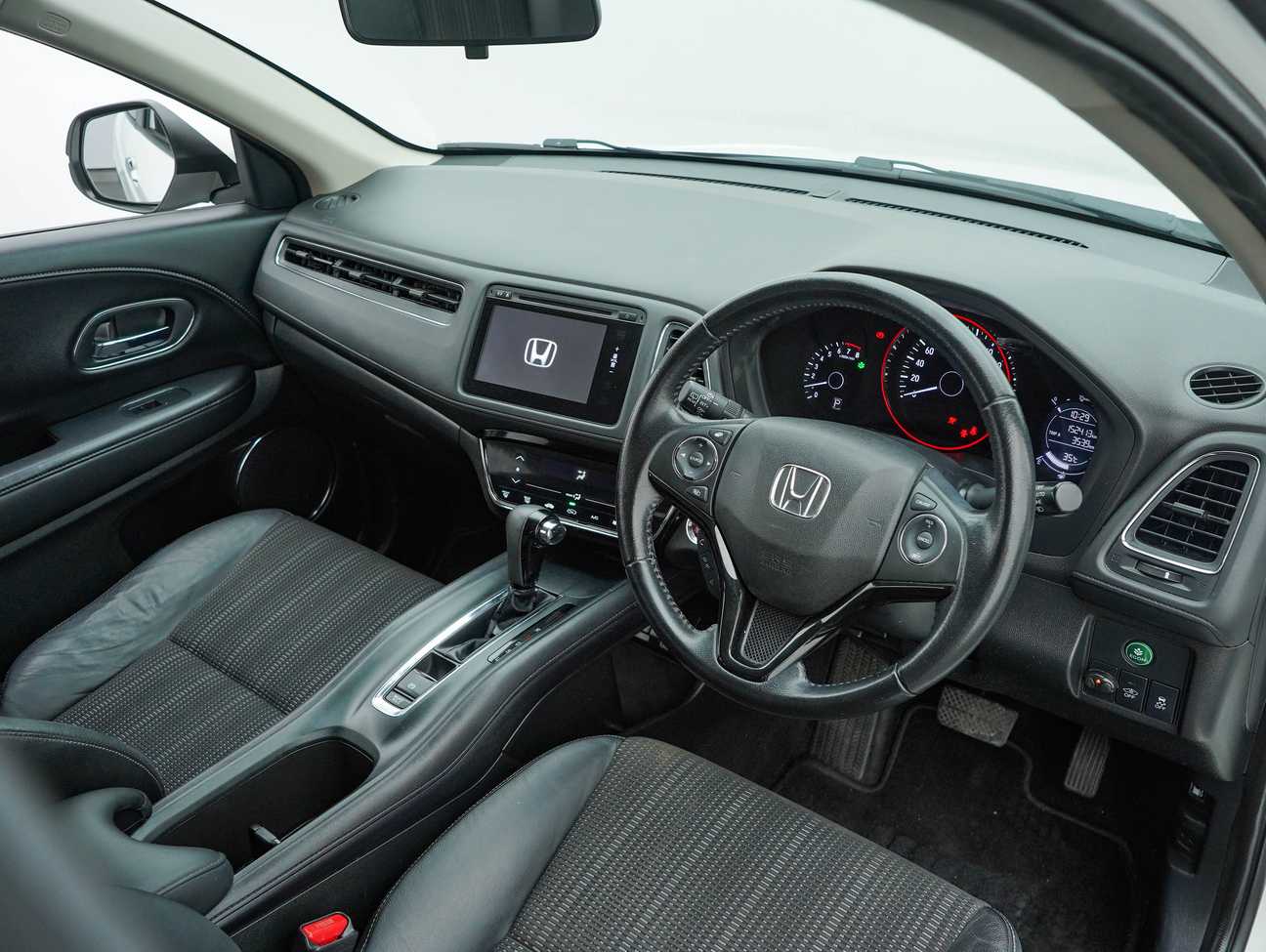 terpakai 2015 Honda HR-V V 1.8