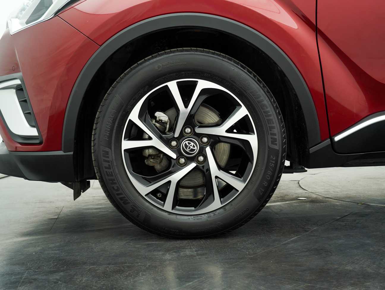 used 2019 Toyota C-HR  1.8