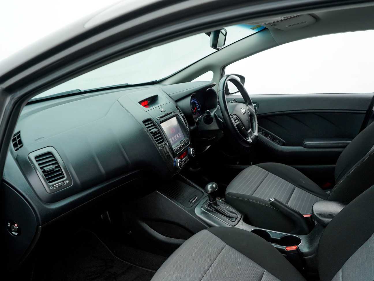terpakai 2014 Kia Cerato  1.6